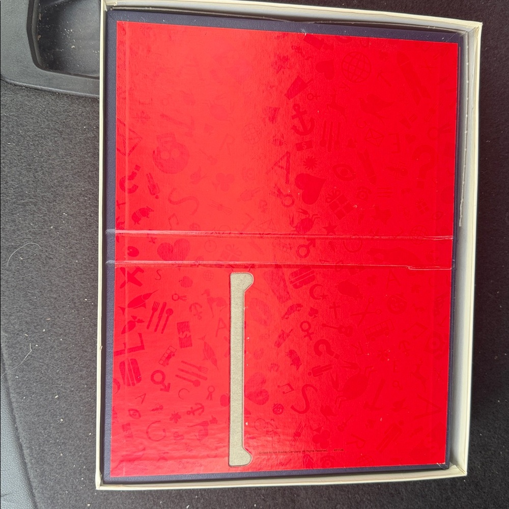 Scattergories Board Game - Red Box - Picture 3 of 4